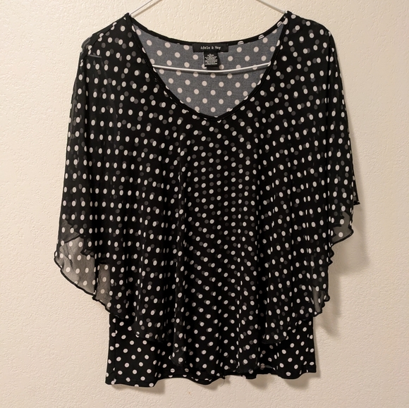 Adele & May Tops - Adele & May Blouse Size Large.